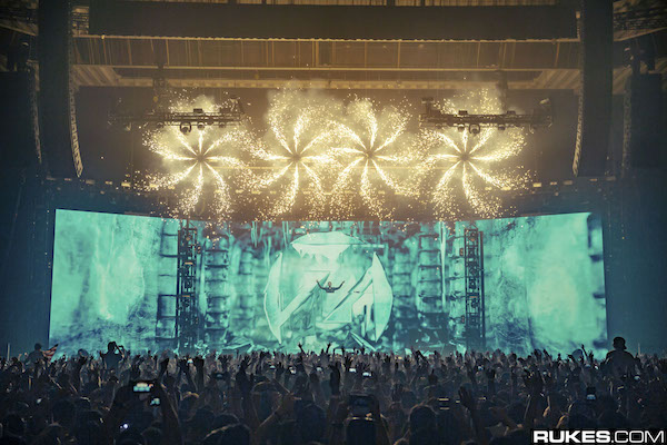 productionclub-zedd-truecolorstour-worldwide-2015-08.jpg