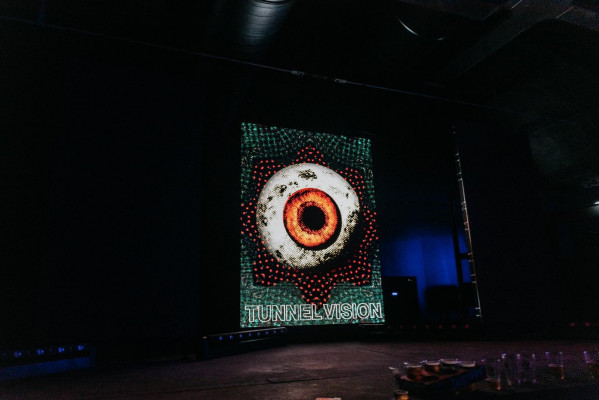 Dutch Techno party in a club, 5 screen setup with custom visuals